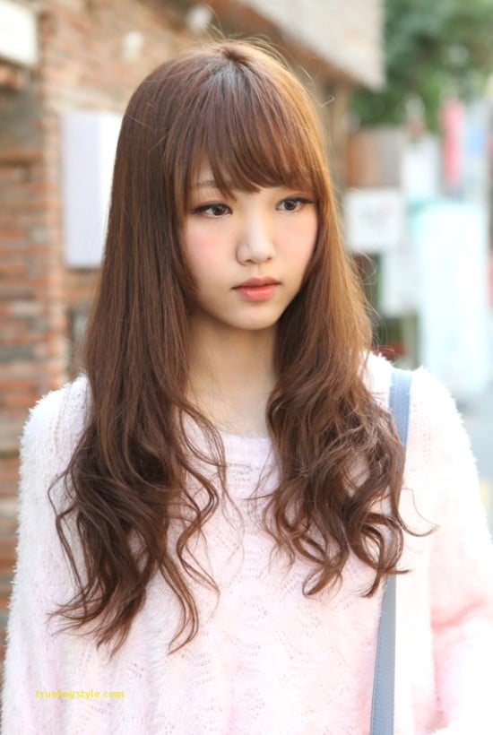 Elegant Cute  Korean  Girl  with Beauty Longhair TrueHairstyle